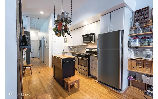 Rented by Douglas Elliman | media 7