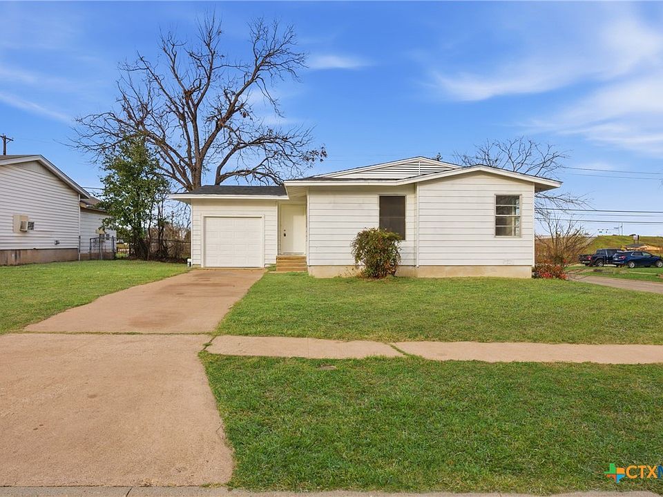 1st image of 958 Fannin Loop