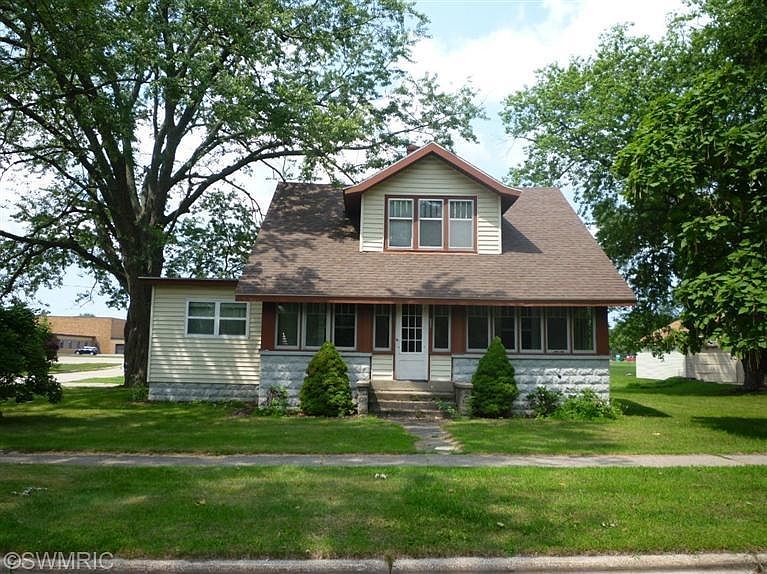 1st image of 5729 School Ave