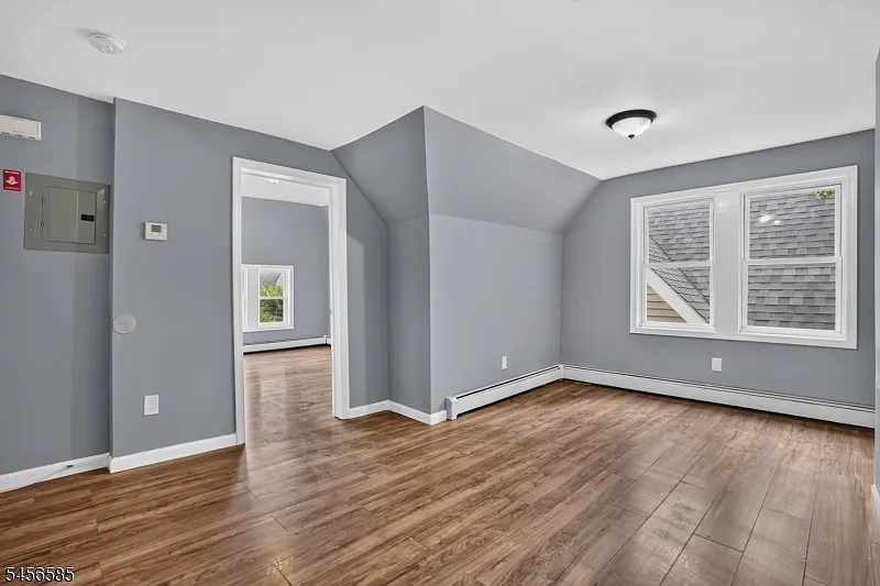 1 bed, 1.0 bath, $1,800 — Photo 4