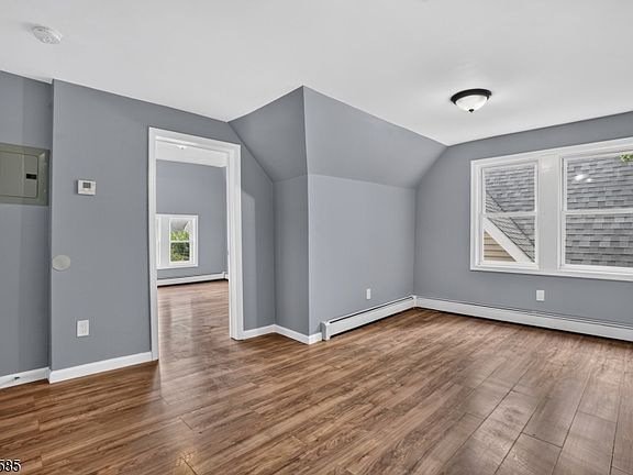 4th image of 24 Millington Ave