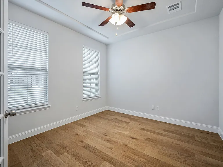 2037 Almassera Dr — Photo 3