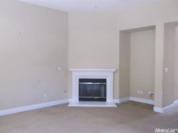 4th image of 543 Squash Creek Ln