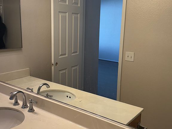 #Guardian Realty 361 Keating Henderson: Bathroom 1 View_01242025