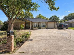2414 Goldenrod St, Highlands, TX 77562