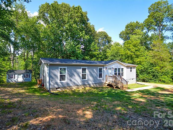 2nd image of 207 Pinehaven Dr