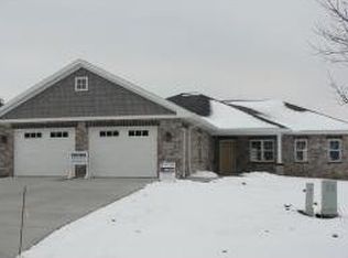 1093 Heyerdahl Hts, Hobart, WI 54155