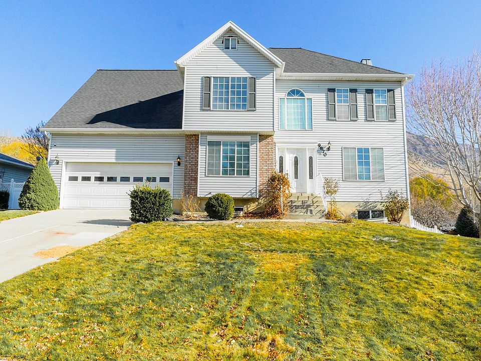1st image of 9872 N Meadow Dr