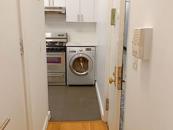 4th image of 240 W 15th St APT 11