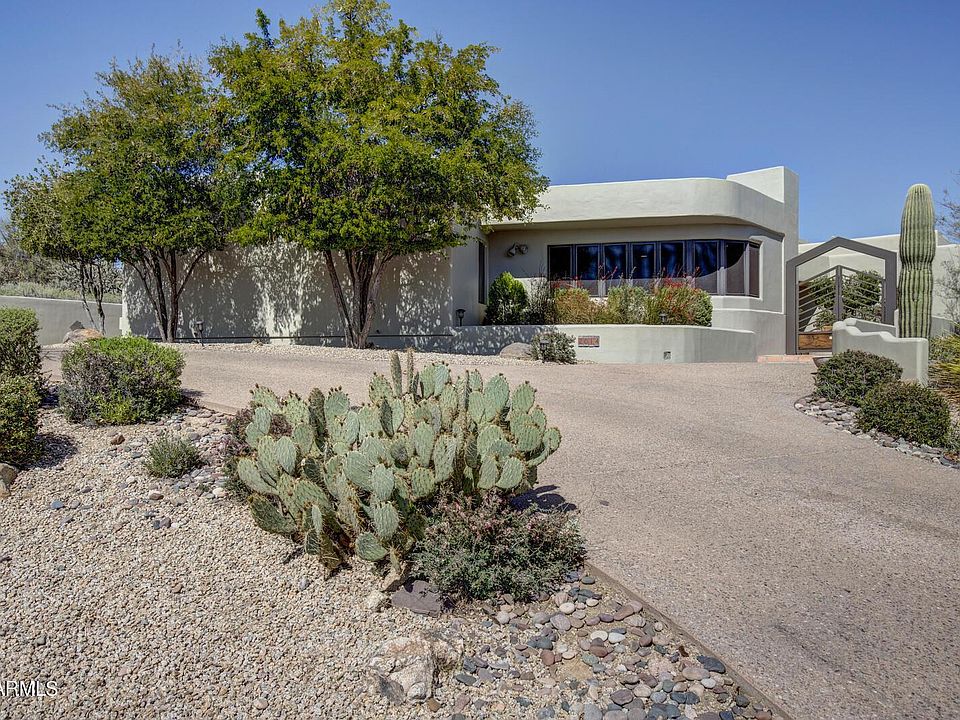1st image of 2014 Smoketree Dr