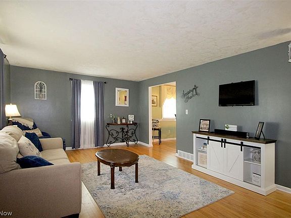 3rd image of 524 Skylark Ct
