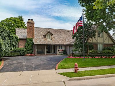 21 Fair Acres Dr, Grosse Pointe, MI, 48236