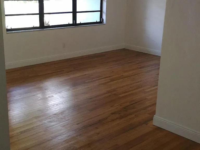 6030 SW 84th St — Photo 3