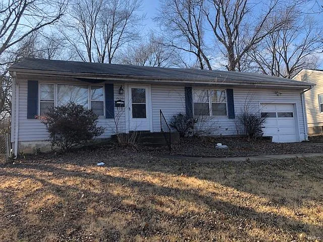 2436 Center Ave photo 1