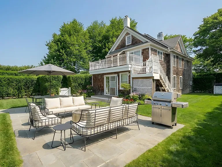 82 Powell Ave — Photo 4