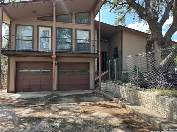 118 Edge Hill, Canyon Lake, TX 78133
