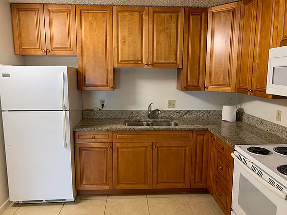 3rd image of 322 Knotty Pine Cir APT A-1