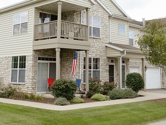 2nd image of N17W26522 Meadowgrass Cir