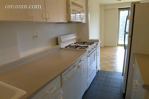 Rented by Corcoran | media 17