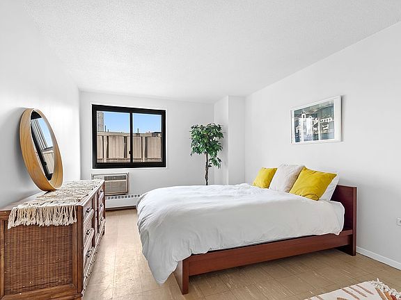 3rd image of 90 Gold St APT 14J