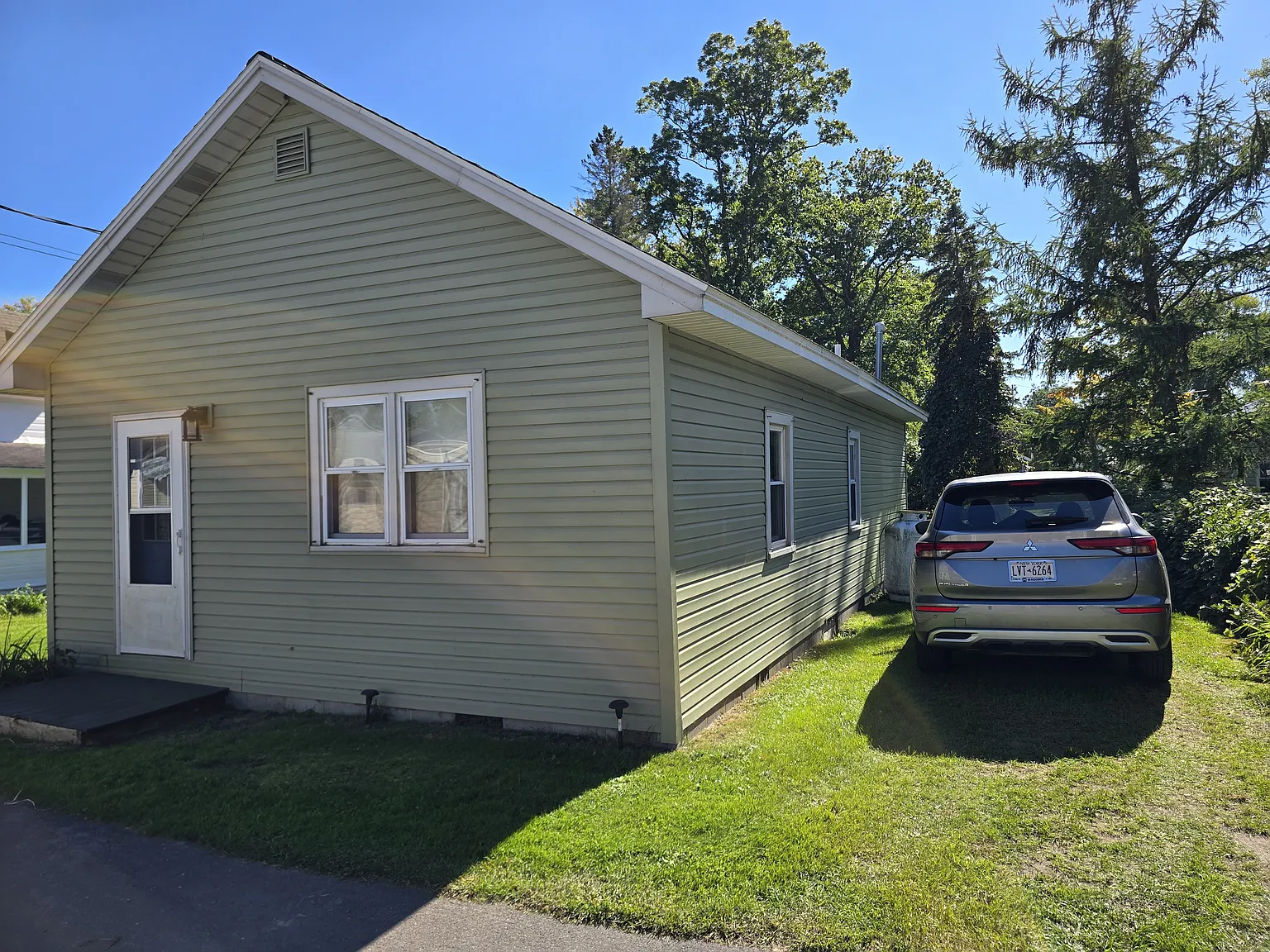 3 bed, 775 sqft, $1,875 — Photo 1