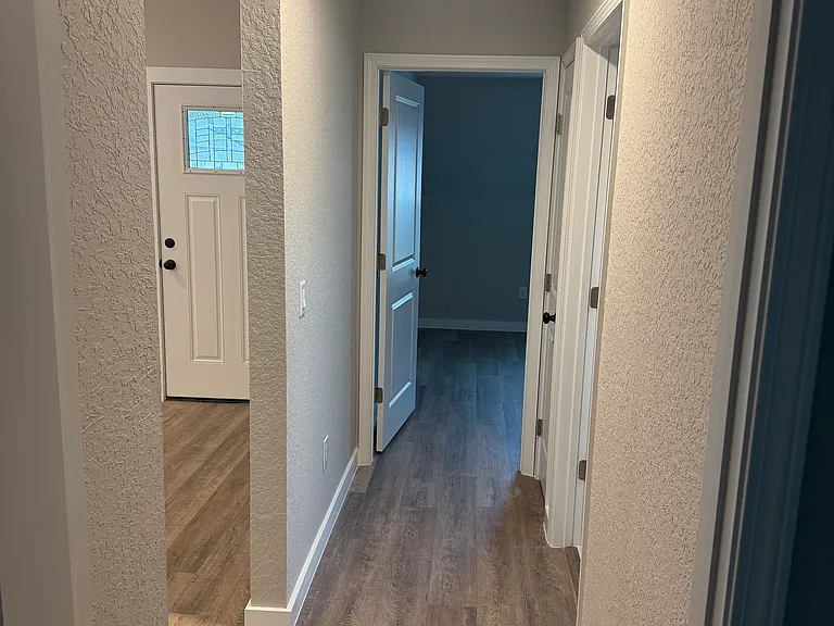 1607 NE 46th Rd — Photo 35