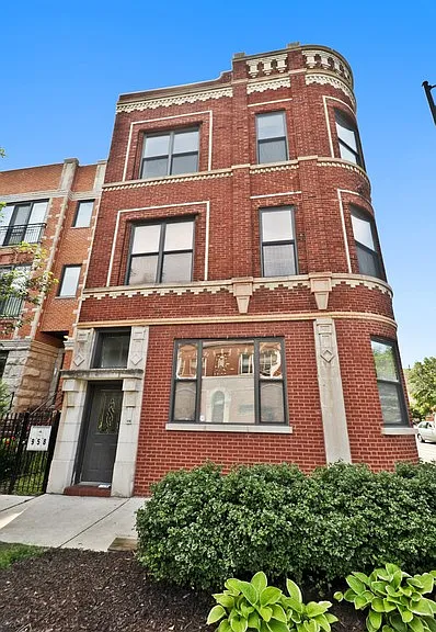 958 N Leavitt St #3 — Photo 1