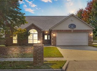 1813 SW Pine Ave, Bentonville, AR 72713