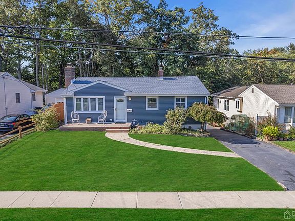 3rd image of 268 Crestwood Dr