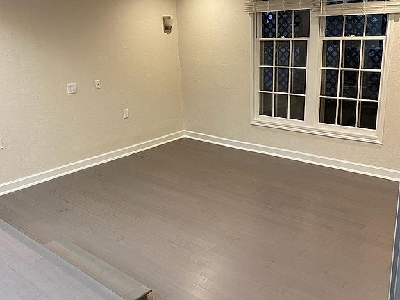 Sunken living area, view from front door