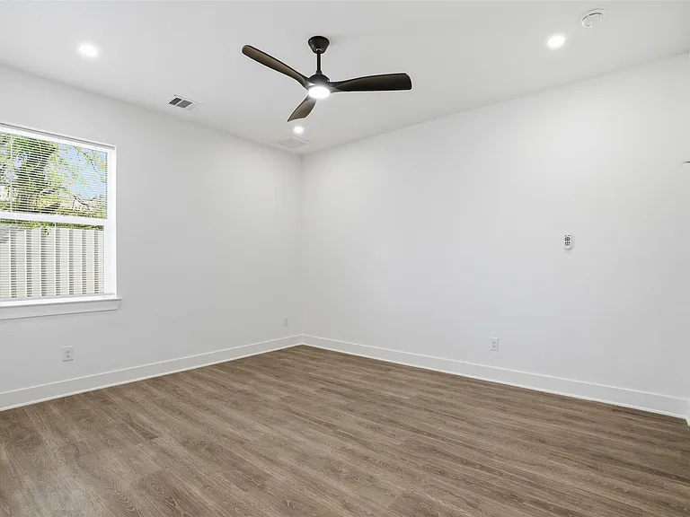 3411 Nance St — Photo 17