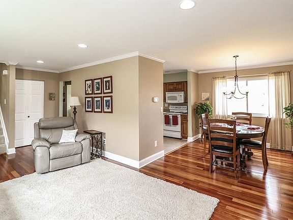 5th image of 816 Weymouth Ct