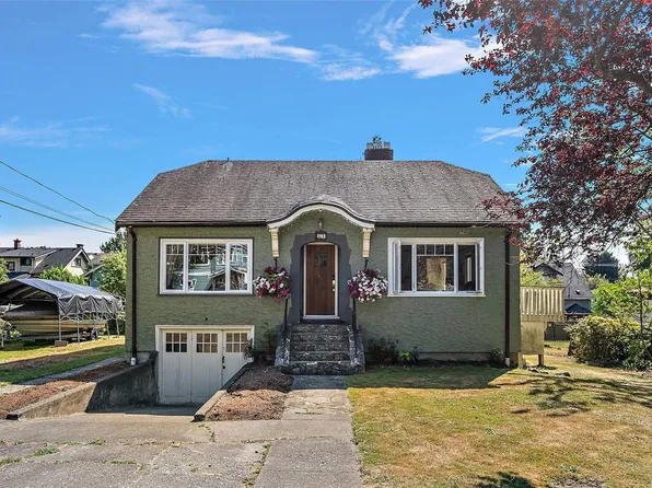 81 Logan Ave, Saanich, BC V9A 1H4