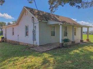 2210 S Roseville St, Ozark, AR 72949