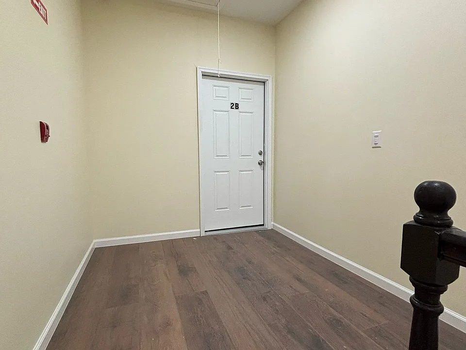 24820 Jericho Tpke #2B