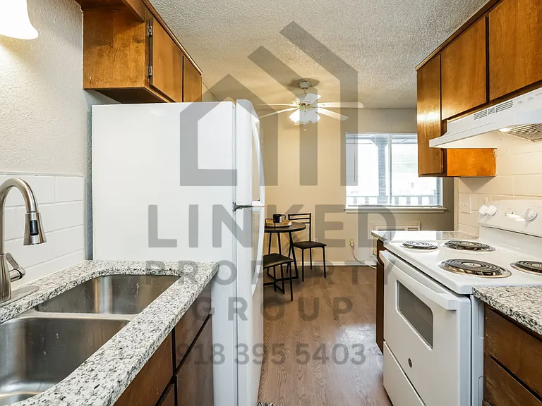 Kimberly Apartments — Photo 12