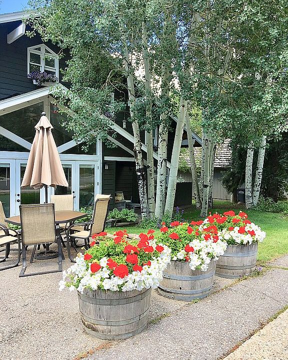 2nd image of 1643 Matterhorn Cir