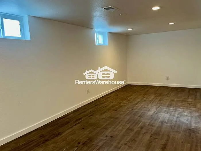 Building Photo - 342 S Alcott St #B