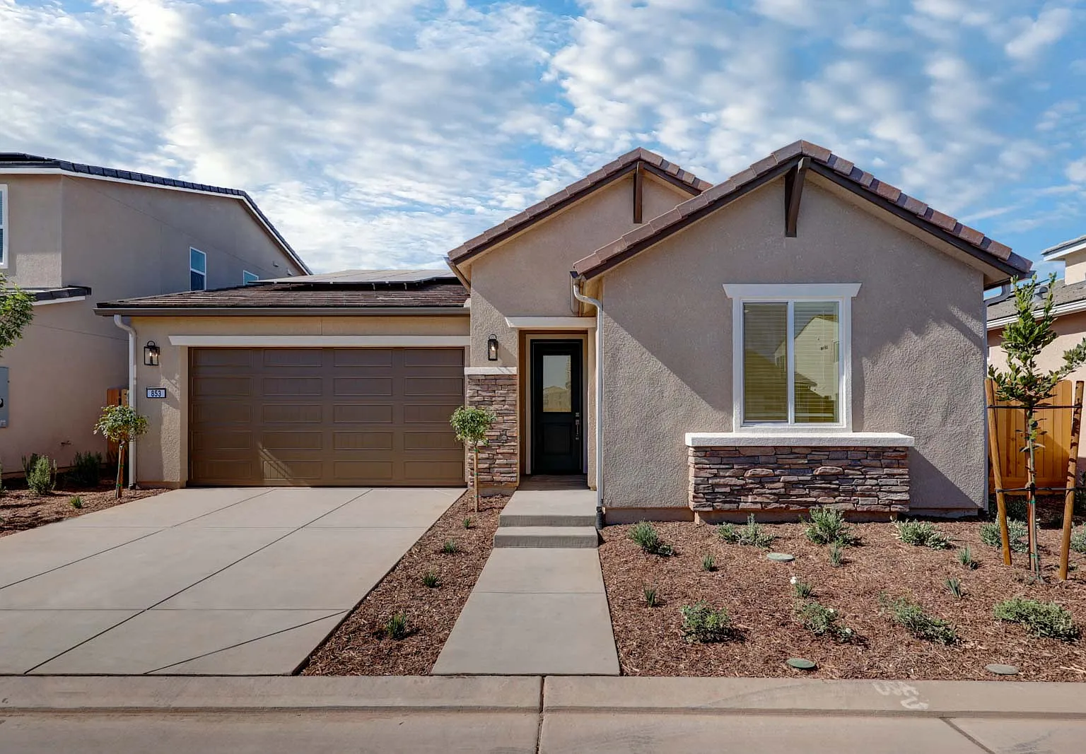 3 bed, 1887 sqft, $3,050 — Photo 1