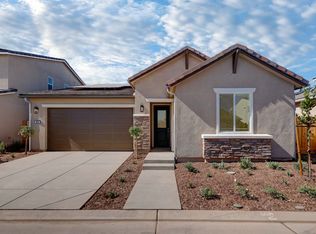 853 Eclipse Ln, Clovis, CA 93619
