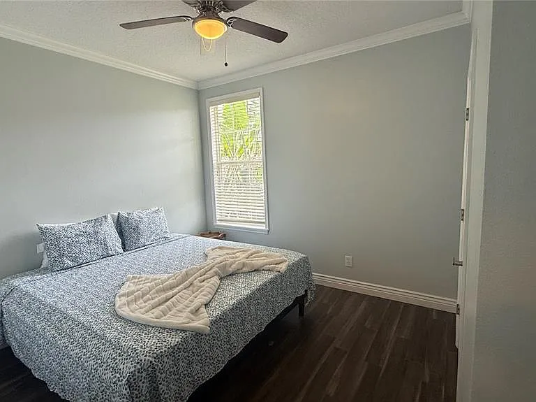 109 Grace Ave — Photo 14
