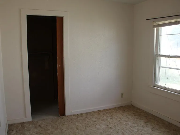 817 W University Dr — Photo 7
