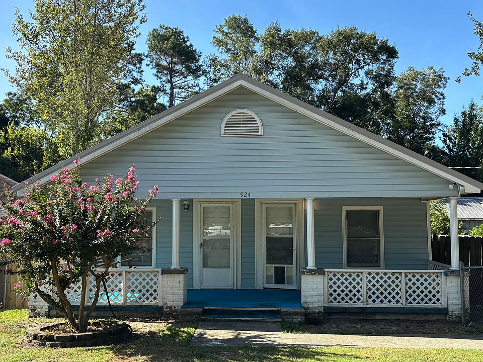 1st image of 924 Neill Dr