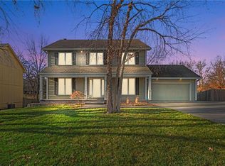 6804 Clairborne Rd, Shawnee, KS 66217