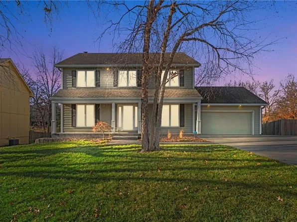 6804 Clairborne Rd, Shawnee, KS 66217