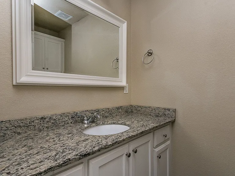4428 S Mirror St — Photo 23