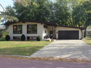 129 Tanglewood Ln, Blue Earth, MN 56013