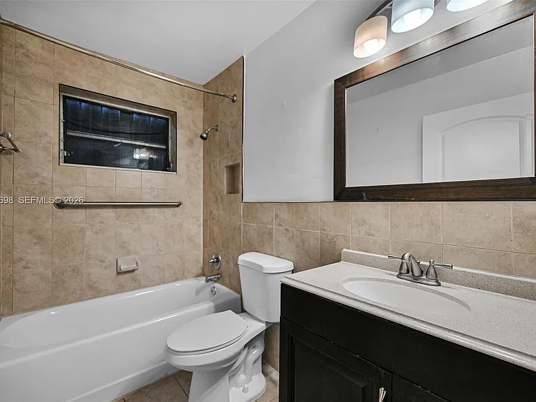 244 NW 43rd St — Photo 31