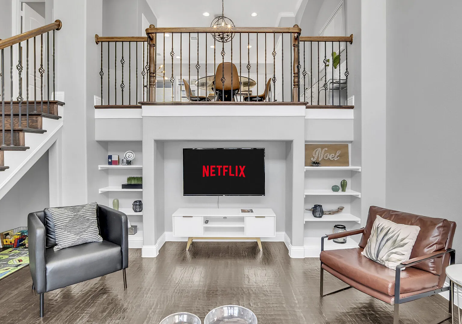 Sophisticated Exec Home | Business & Leisure — Photo 4