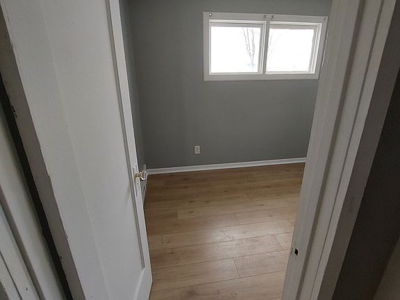 4th image of 2415 Lasalle Ave #2